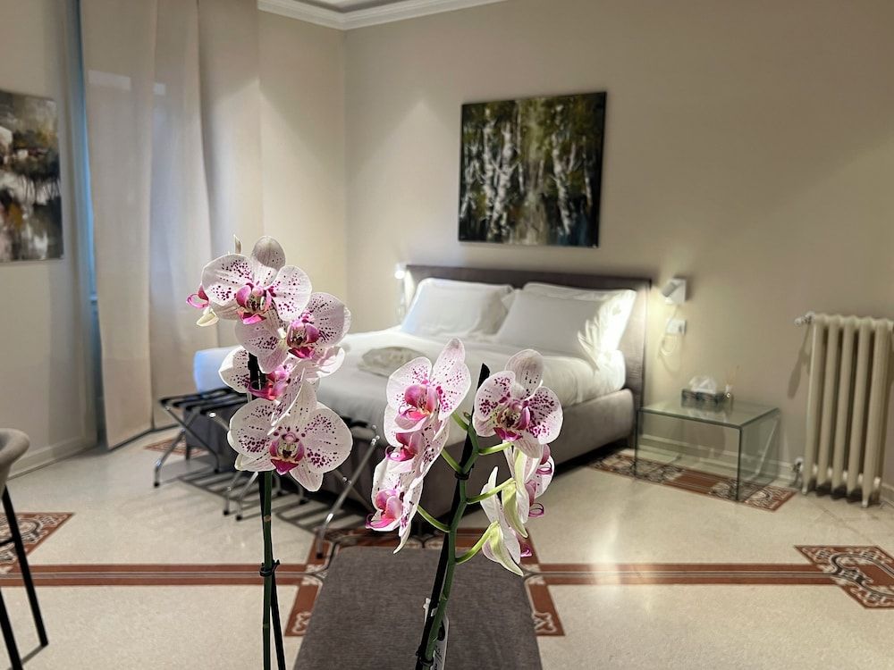 Foresteria Anguissola Rooms Comfort Studio Suite, 1 King Bed, City View 4