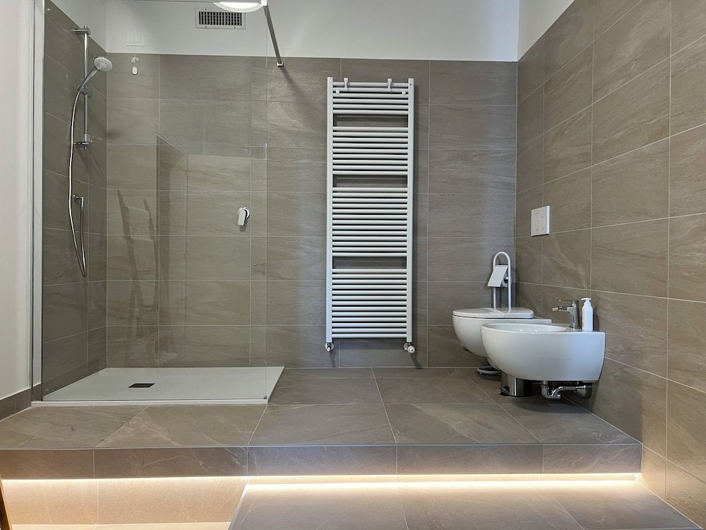 Foresteria Anguissola Rooms Comfort Studio Suite, 1 King Bed, City View 3