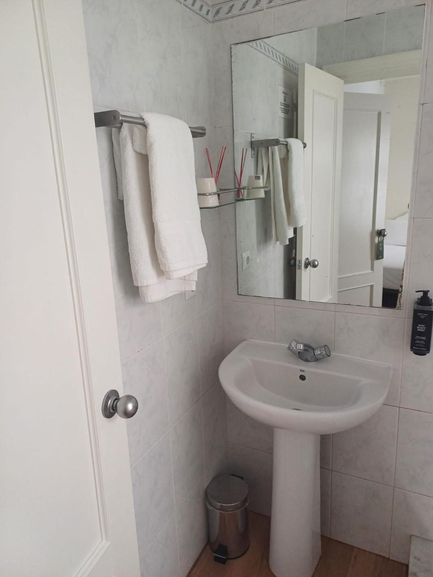 La Malagueña by Croma Single Room 3