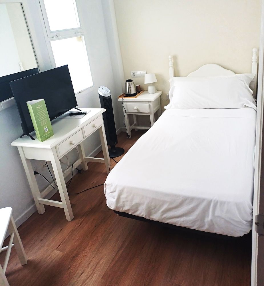 La Malagueña by Croma Single Room