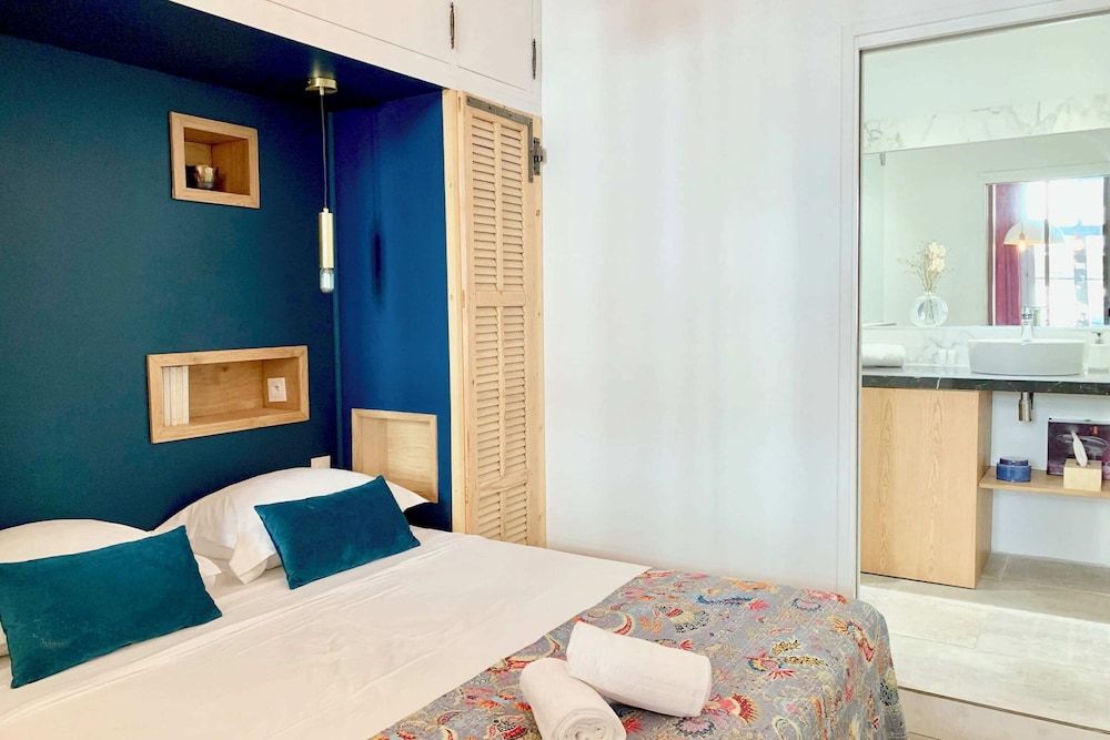 Deluxe Apartment, City View