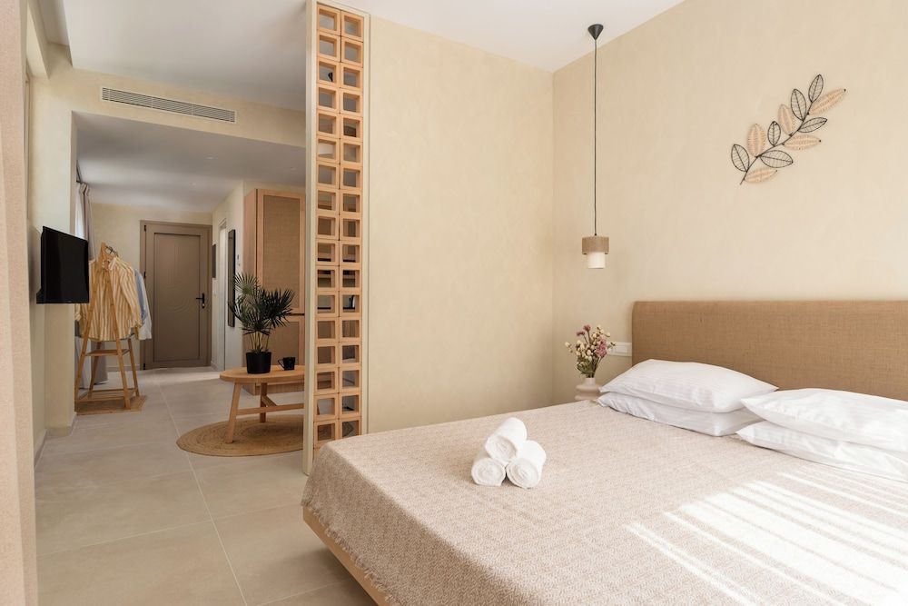 Luxury Suite, Garden View