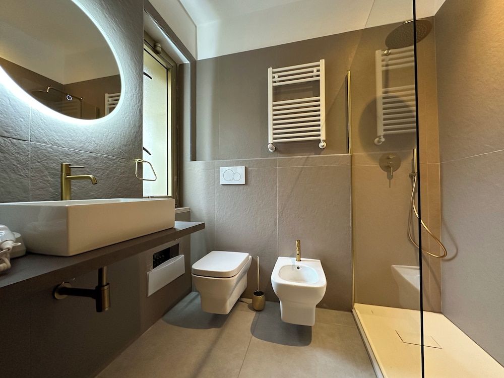 CconfortHotels R&B Murat Garden Superior Apartment, 1 King Bed, Balcony, Courtyard View 6