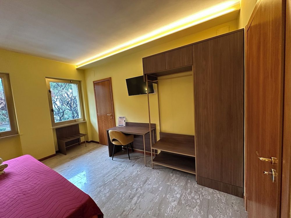 CconfortHotels R&B Murat Garden Superior Apartment, 1 King Bed, Balcony, Courtyard View 9