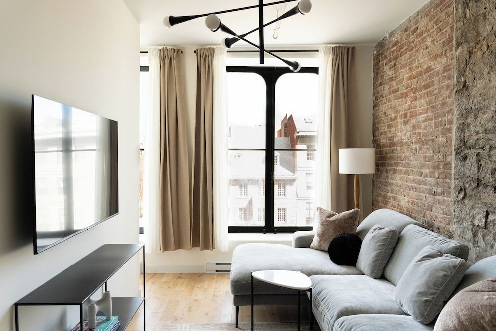 Maison Place Jacques-Cartier by Luxury In Transit Luxury Apartment 20