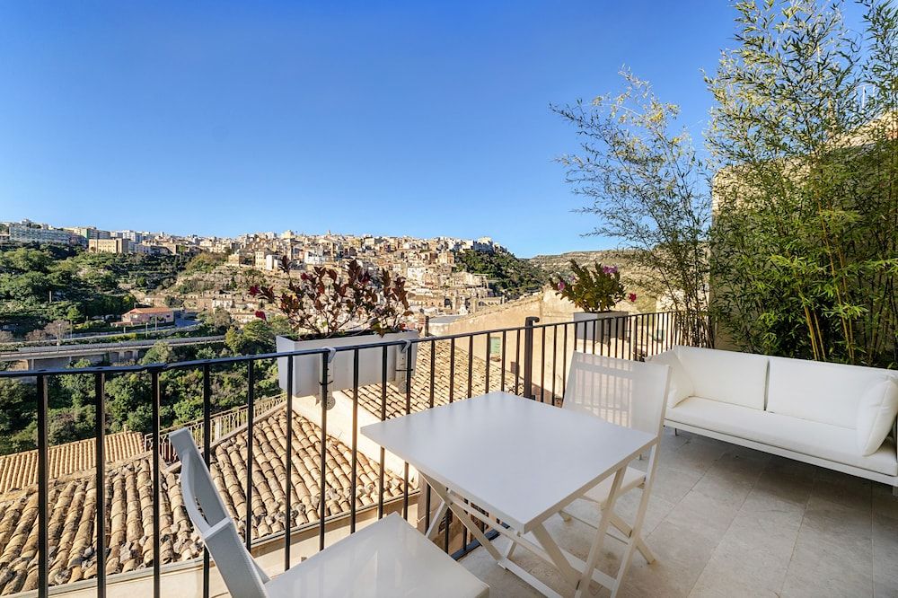 Dimora Bonafede Ibla Design Rooms Deluxe Room 5