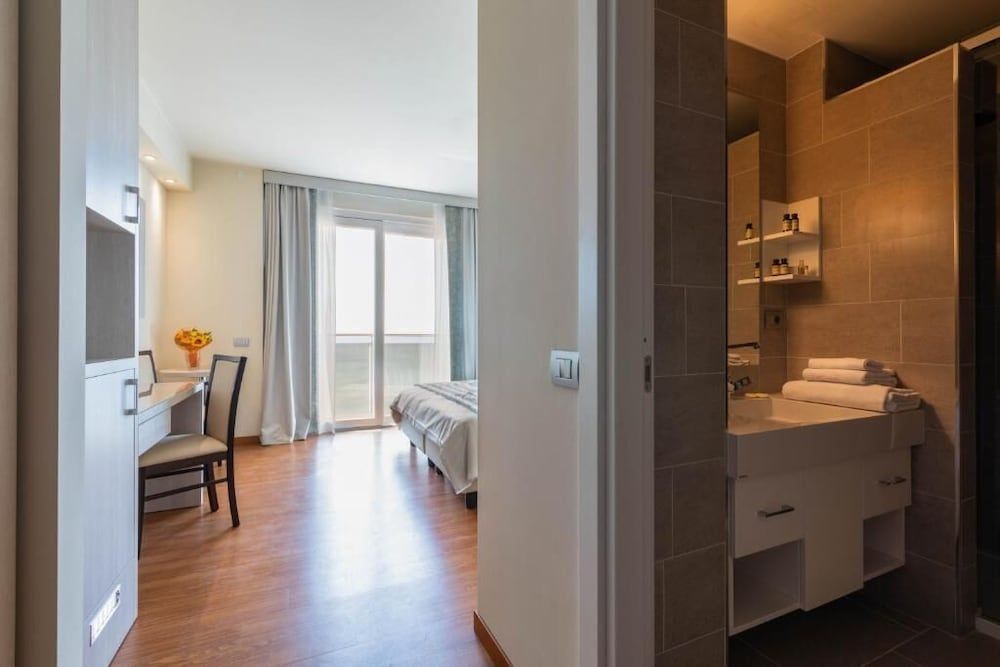 Deluxe Suite, Sea View
