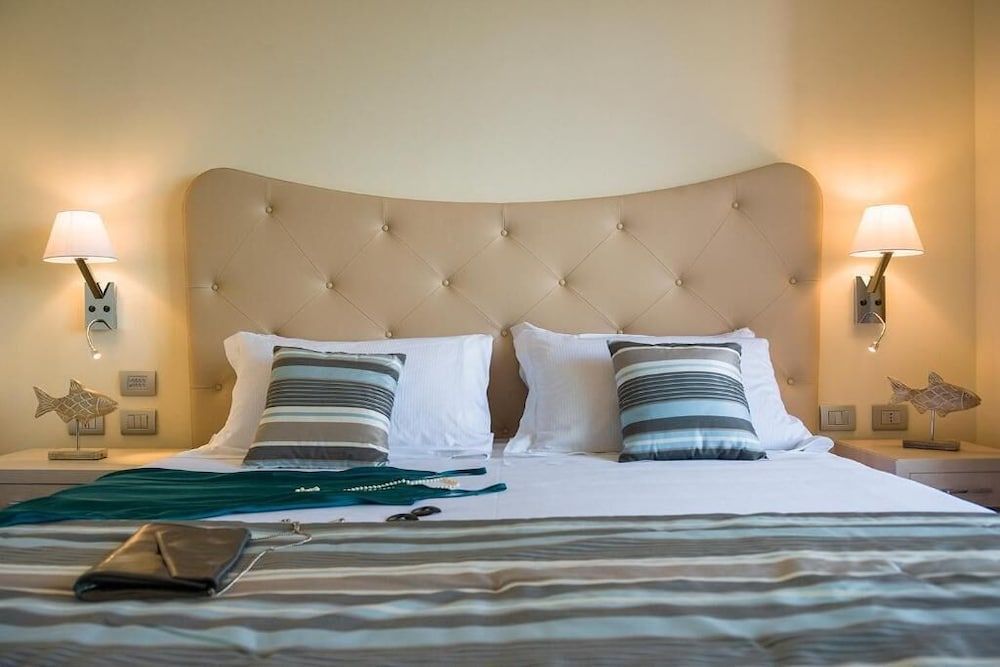 Economy Double or Twin Room, Hill View