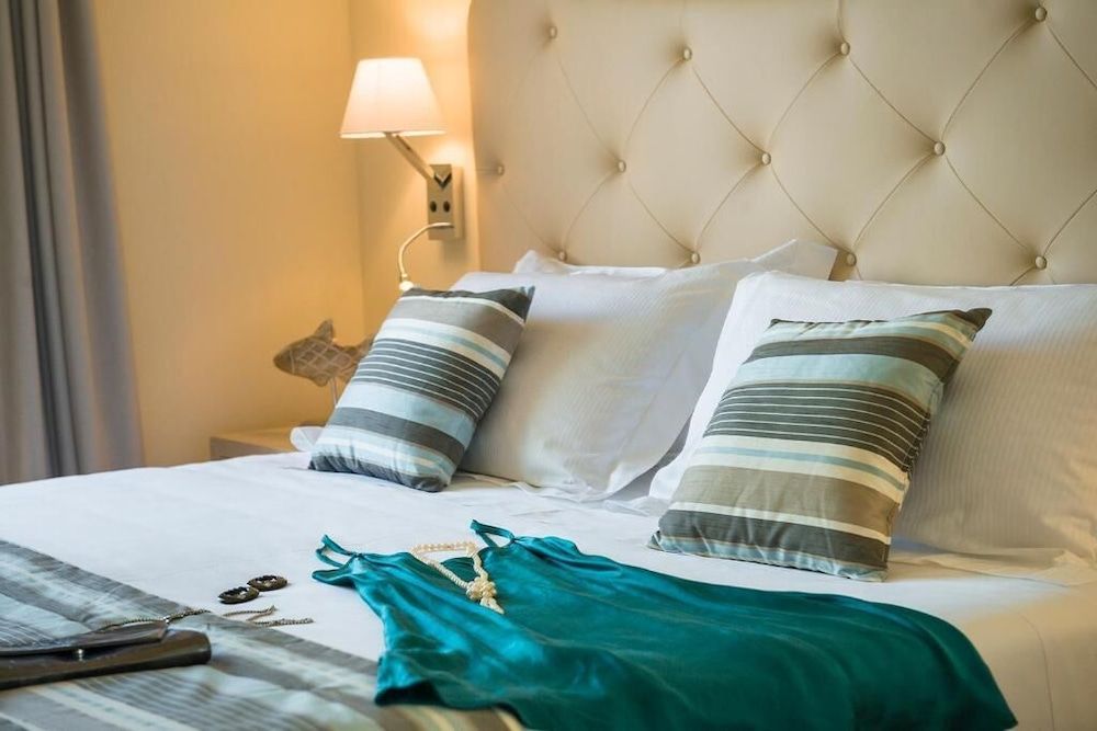 Classic Double or Twin Room, Partial Sea View