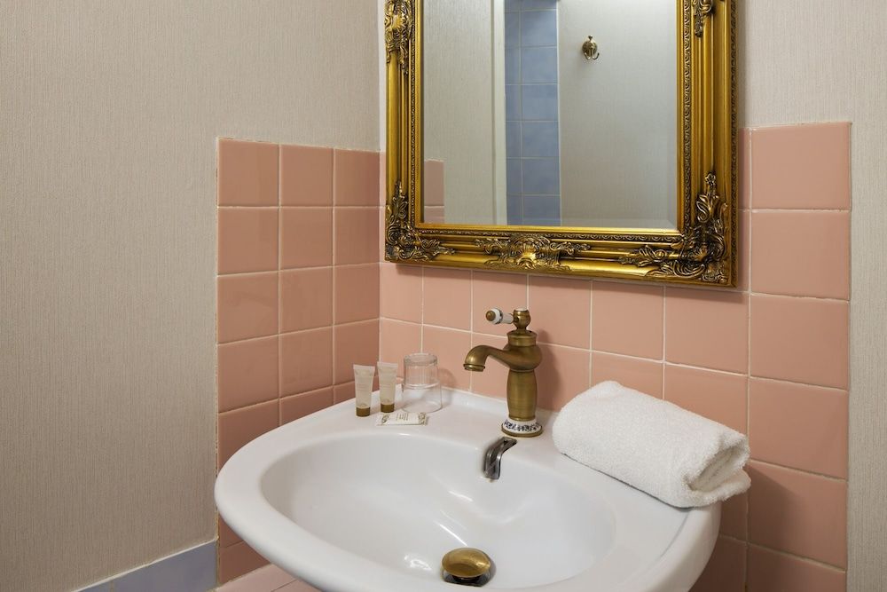 HOTEL DE FRANCE ET DE GUISE Standard Double Room 2