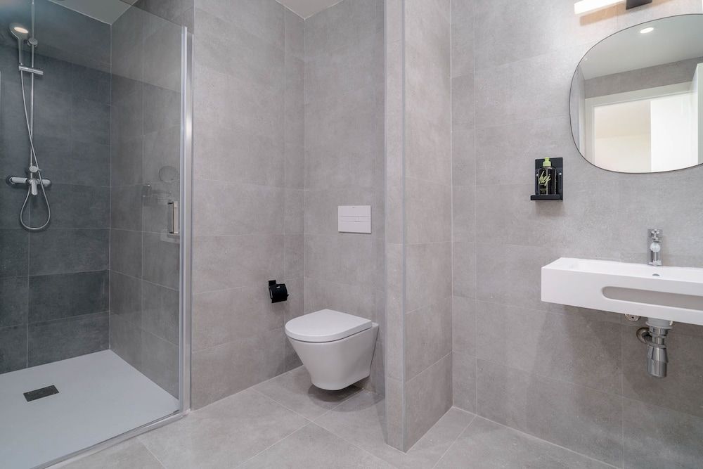 Limehome Valencia Carrer de Sant Jacint Comfort Studio with balcony 5