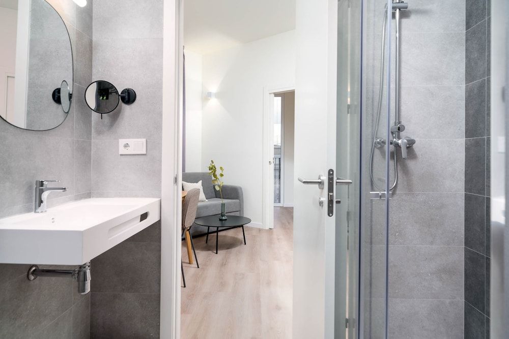 One-Bedroom Apartment with balcony