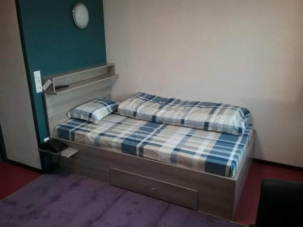 Basic Single Room