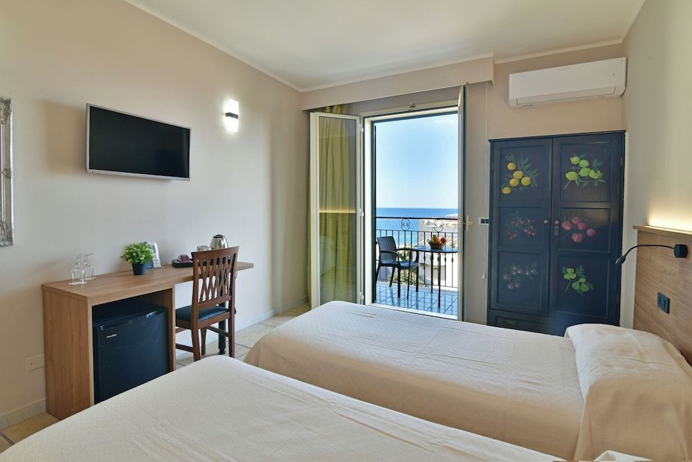 Superior Double or Twin Room, Balcony, Sea View