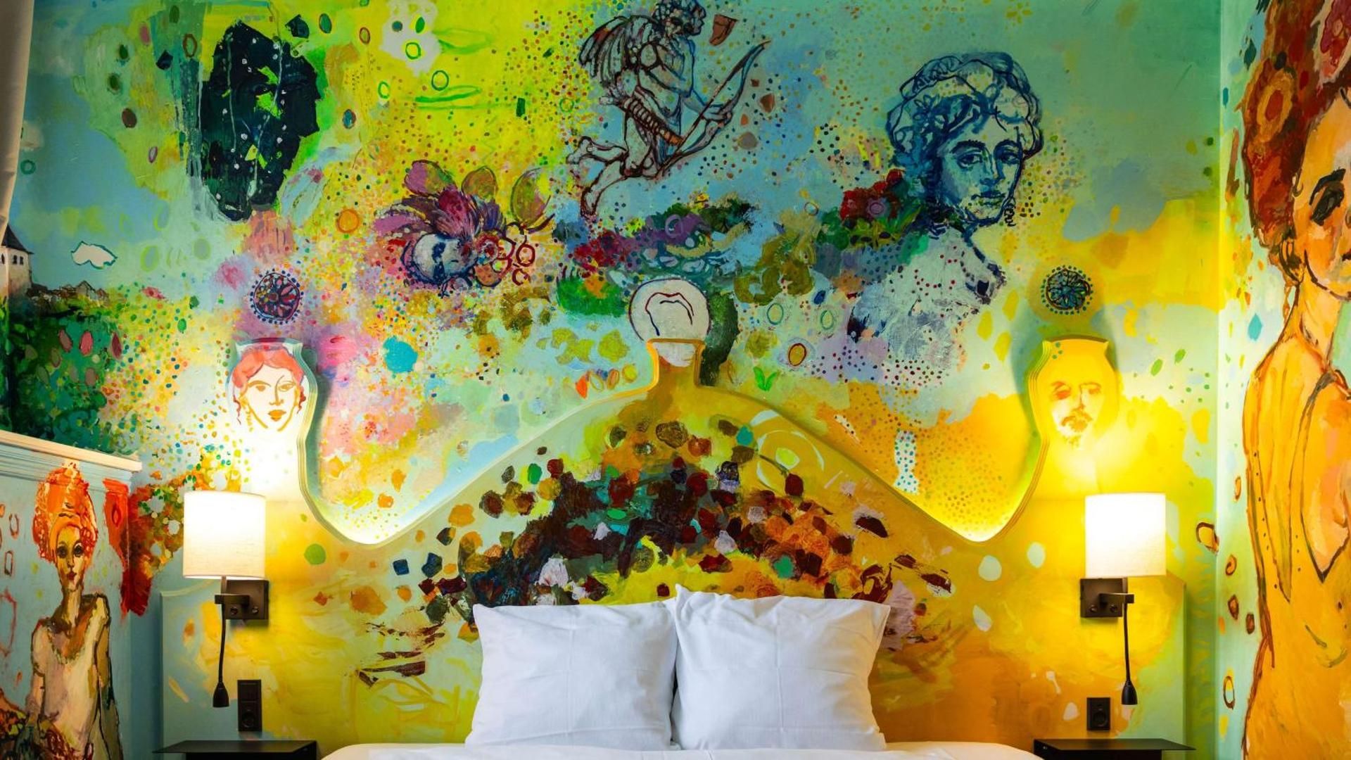 Deluxe King Room - Non-Smoking