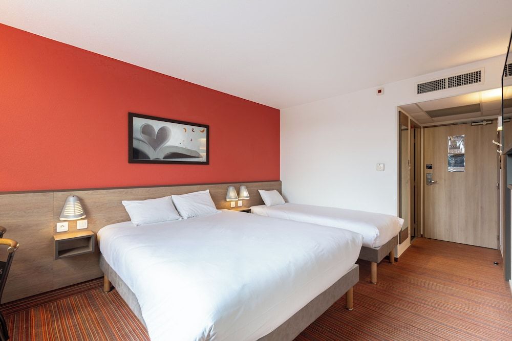 ACE Hôtel Châteauroux Déols Triple Room