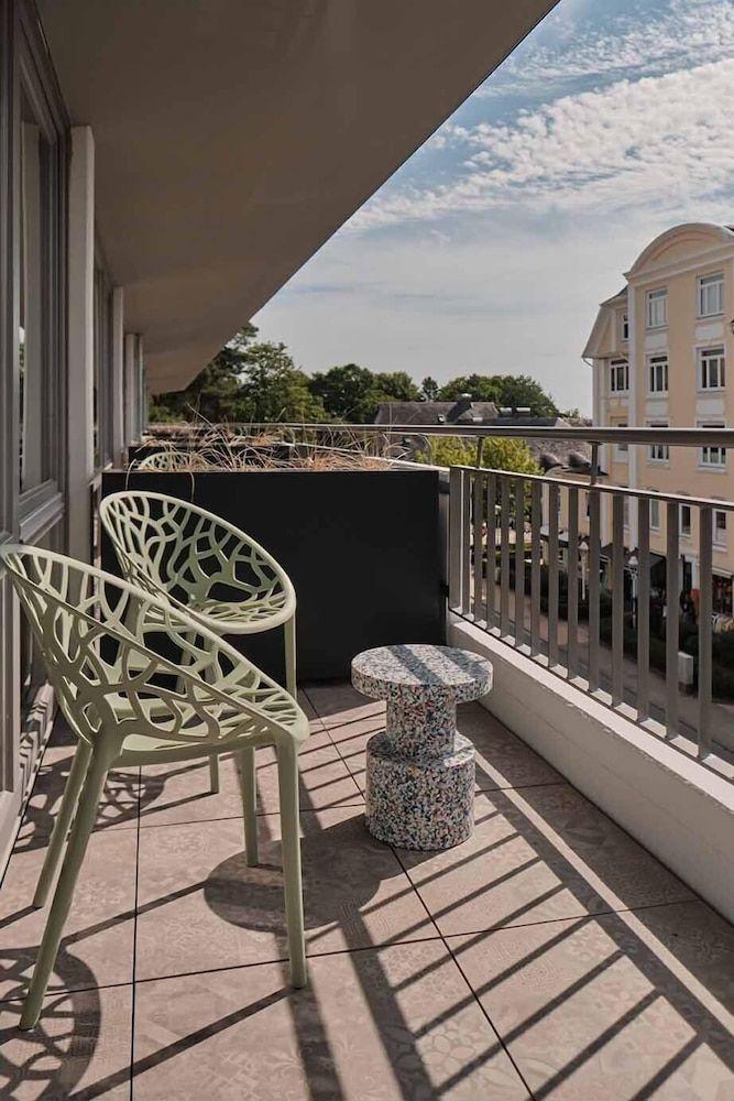 THE FLAMINGO Comfort Room 3