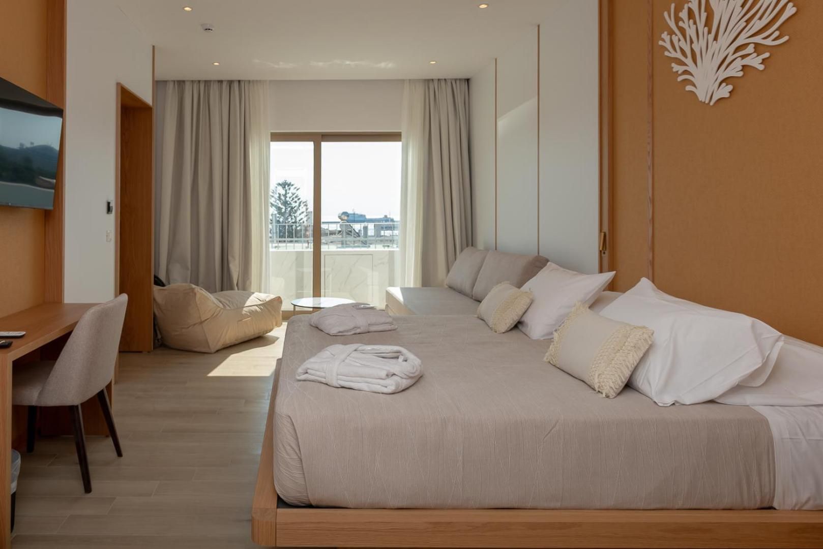 Suite Rooftop with mini pool & shared terrace