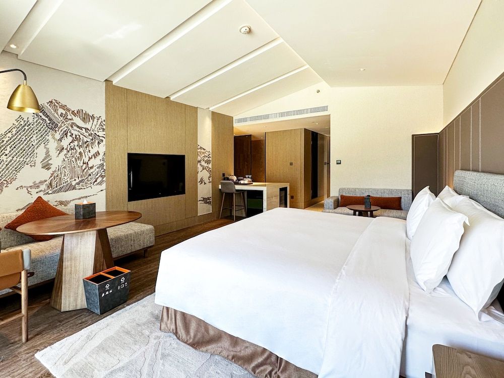 1 King Premium Mountain View