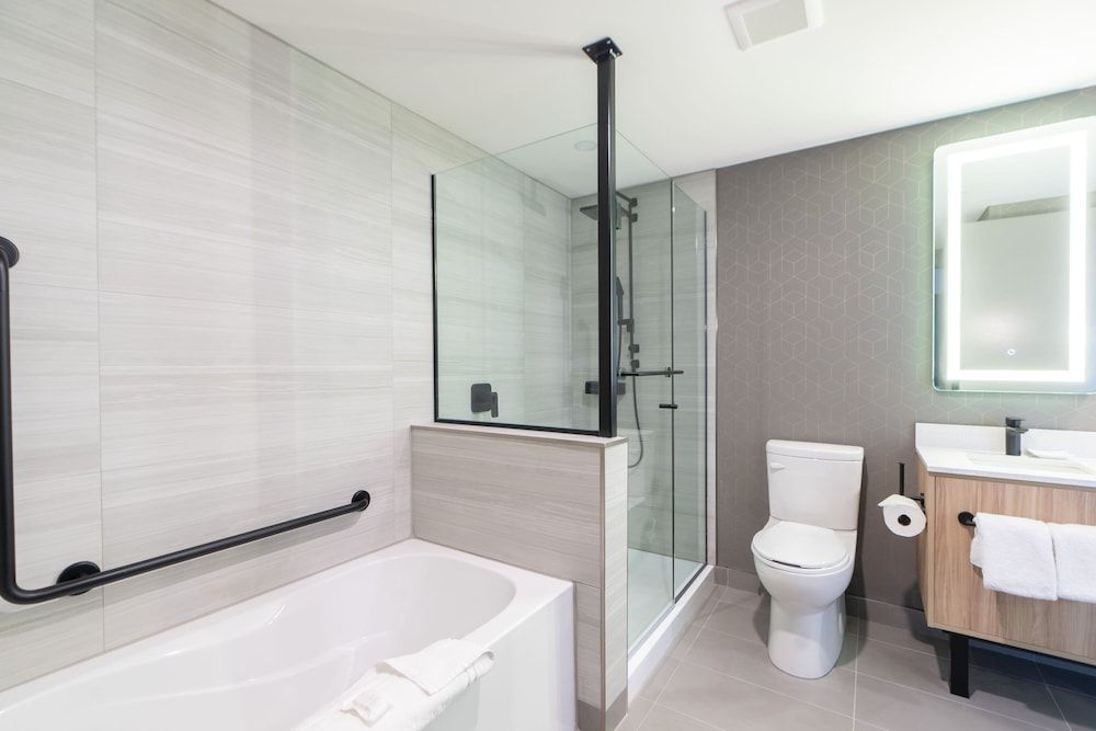 Sandman Signature Dartmouth Hotel & Suites Standard Suite, 1 King Bed, Kitchen 3