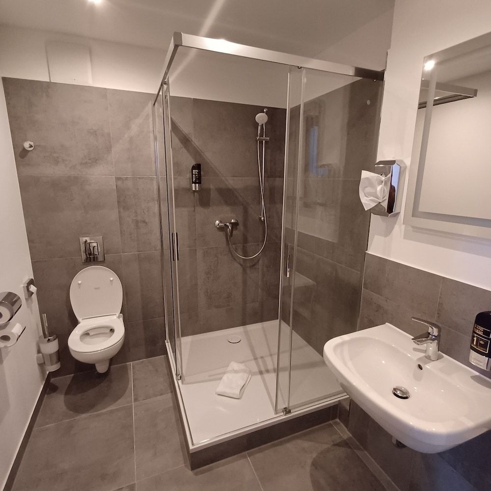 Trip Inn Düsseldorf Neuss Standard Twin Room 6