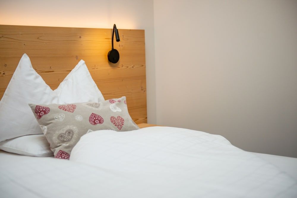 Deluxe Suite, 1 Bedroom, Balcony, Mountain View