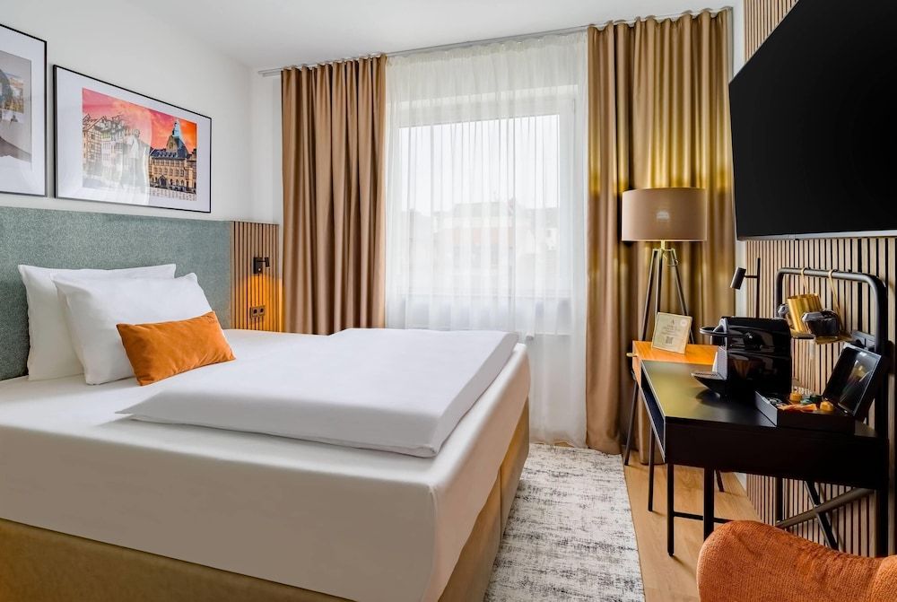 Aspire Palais Recklinghausen,Trademark Collection by Wyndham Standard Room, 1 Queen Bed 3