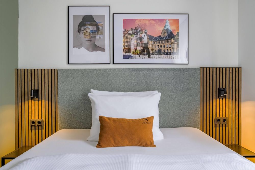 Aspire Palais Recklinghausen,Trademark Collection by Wyndham Standard Room, 1 Queen Bed 4