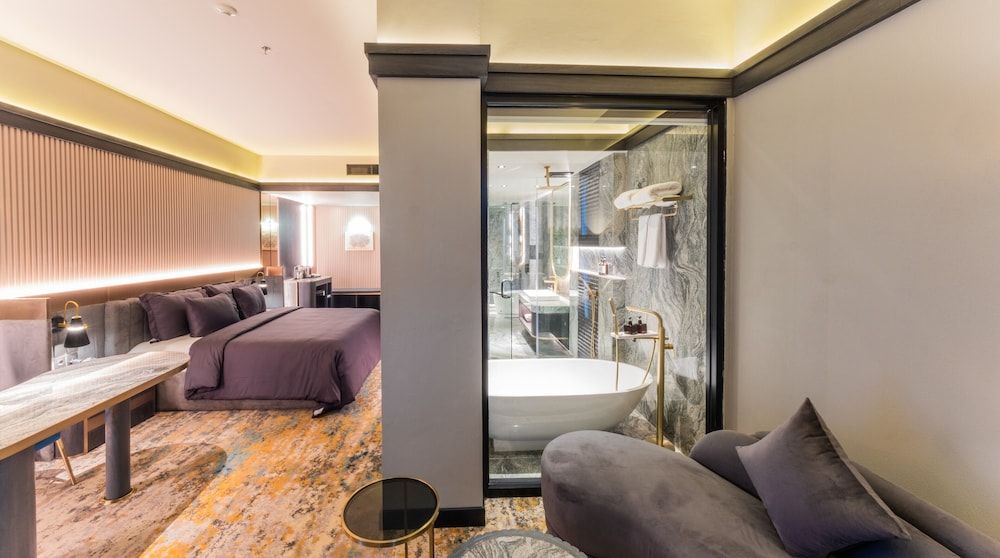 The All-Suite Pentacity Hotel Balikpapan Business Suite, 1 King Bed, Non Smoking, Balcony 20