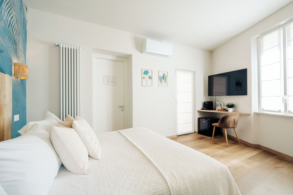 CADAMARE charming rooms in Portovenere Deluxe Room, Partial Sea View 15