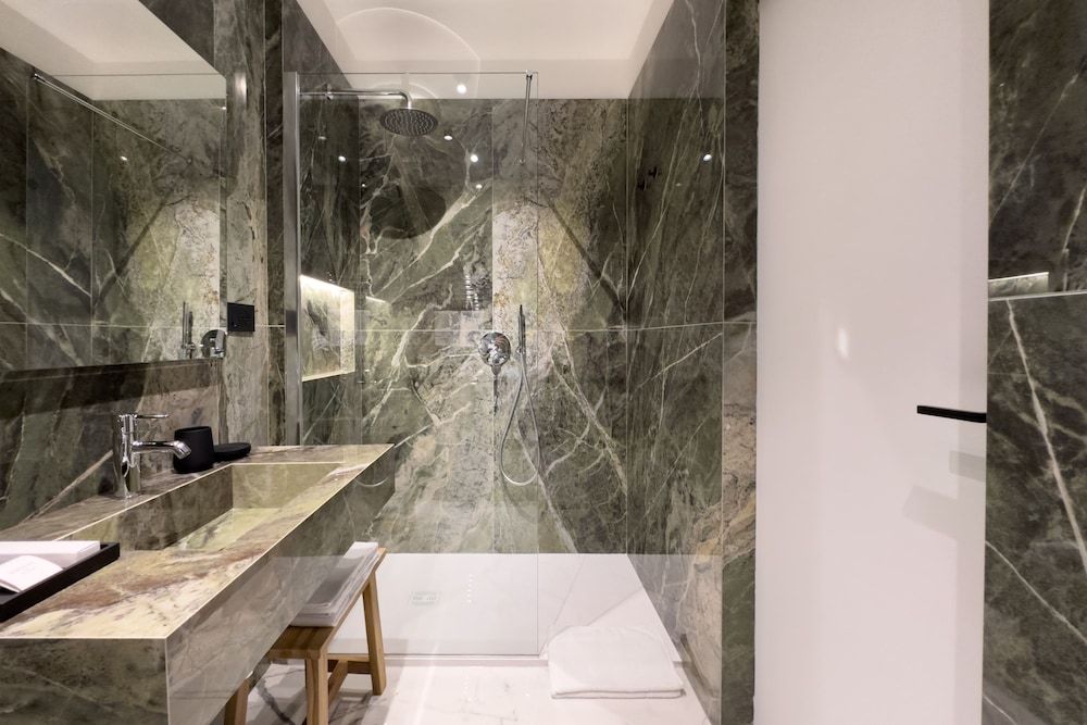 InSogno Suites Deluxe Room 3