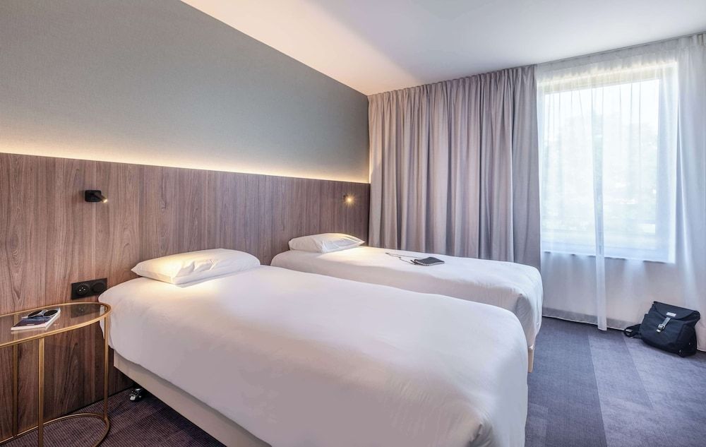 Kyriad Chateauroux Nord Aeroport Standard Room, 2 Twin Beds 3