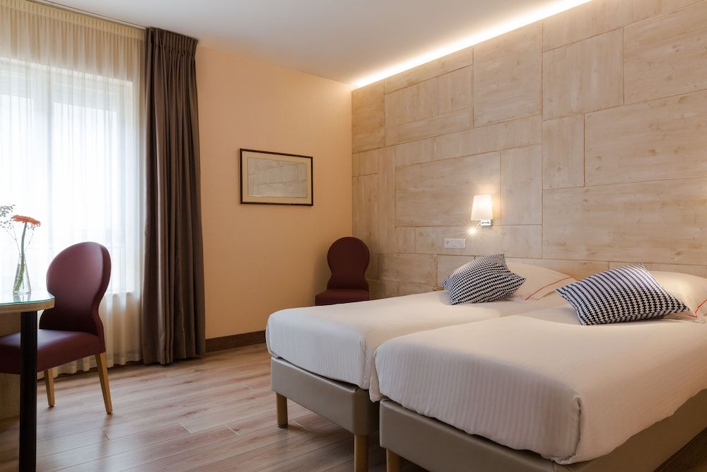 Double Room, 1 Double Bed, Courtyard View