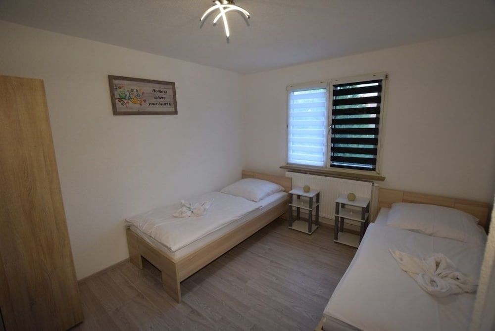 Apartment, 3 Bedrooms (23-00)