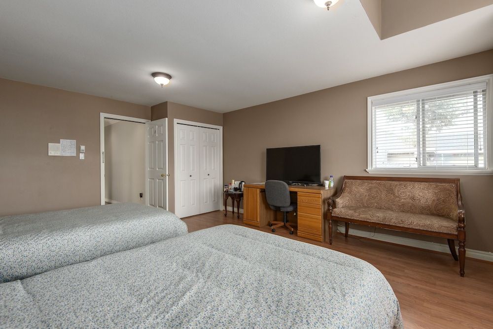 Room, 2 Double Beds (Shared Bath)