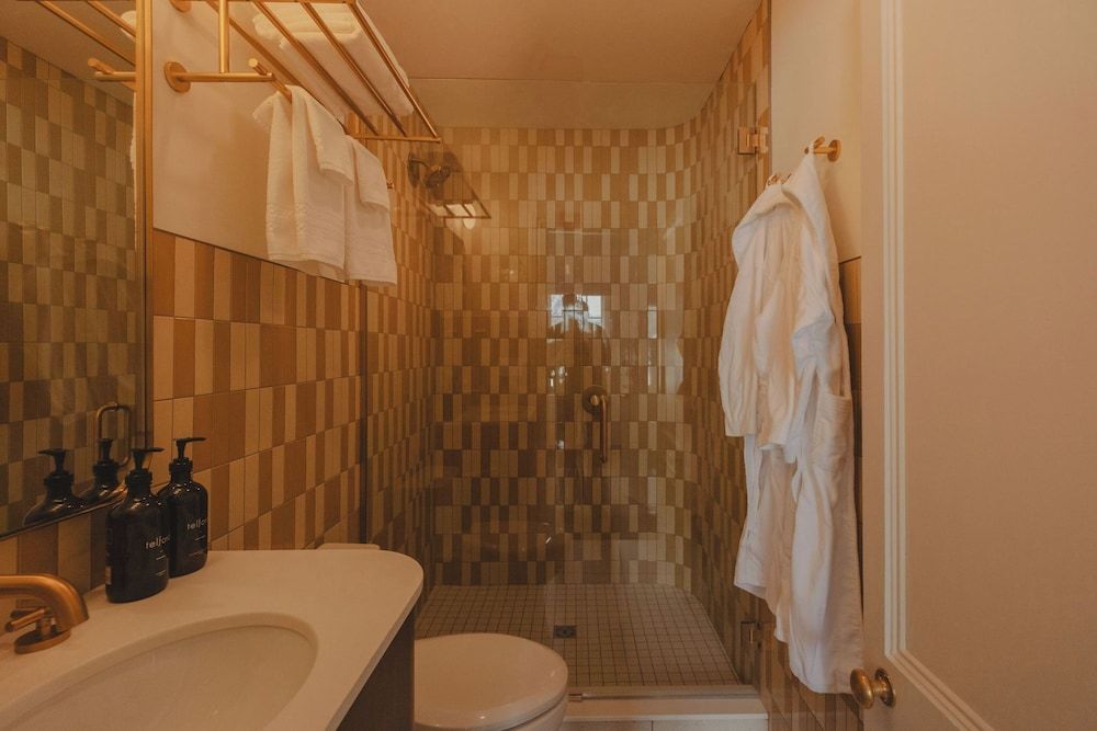 The Belvedere Hotel & Spa Basic Room, 1 Queen Bed 4