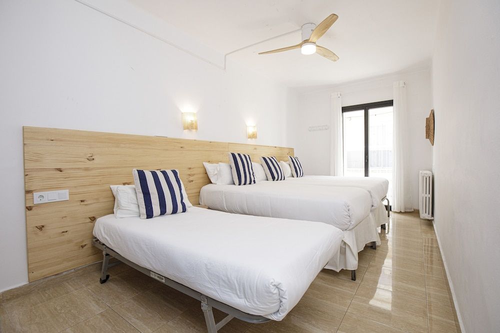 Hotel Casa Mas Quadruple Room 3