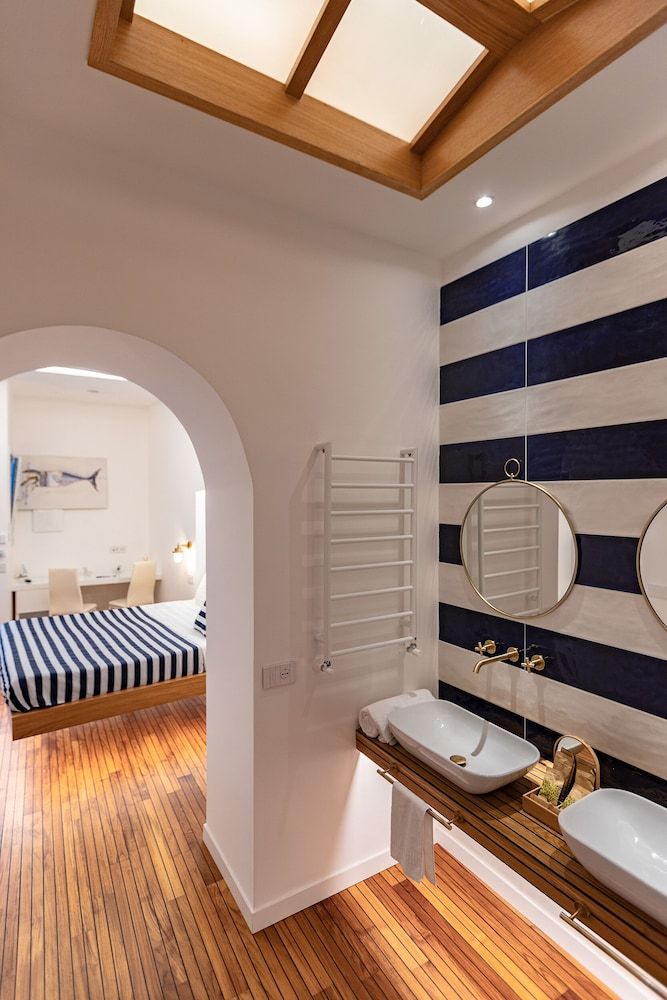 Lampara Mare Business Room 3