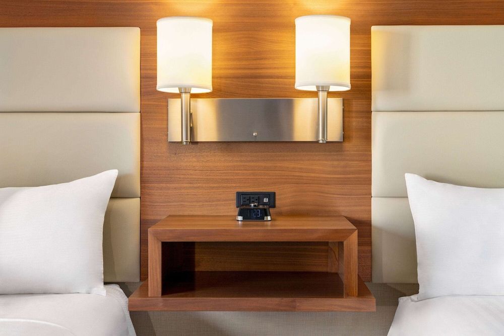 Atlantic Host Hotel, Trademark Collection by Wyndham Room, 2 Queen Beds, Non Smoking (Ground Floor) 7