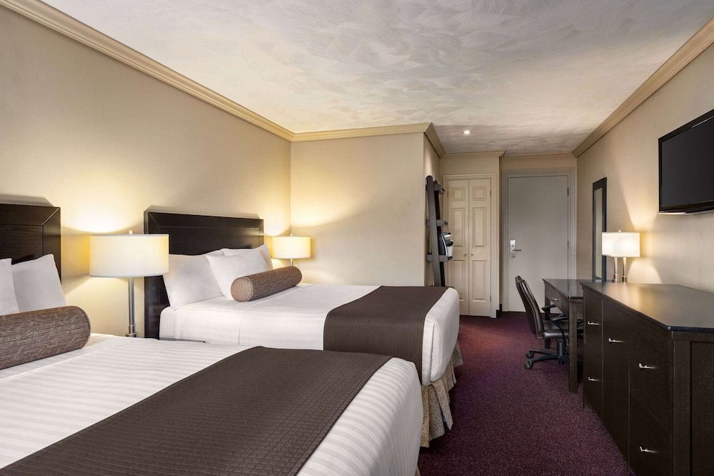 Atlantic Host Hotel, Trademark Collection by Wyndham Room, 2 Queen Beds, Non Smoking (Ground Floor) 4