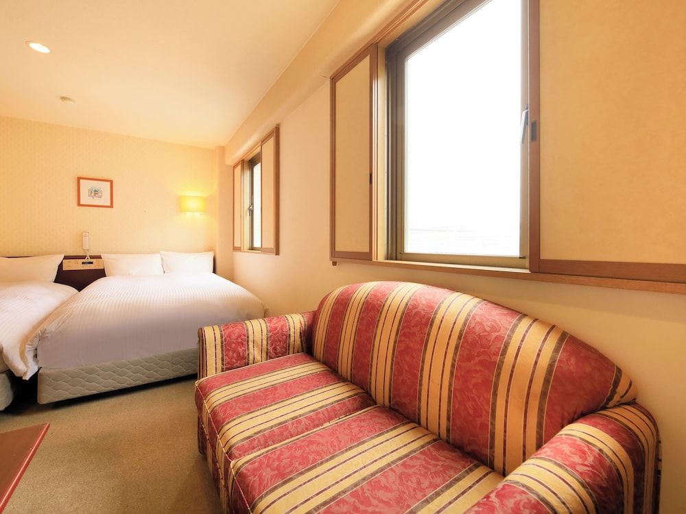 Deluxe Twin Room, 2 Bedrooms, Non Smoking (Extra bed will provide to 5 guests)