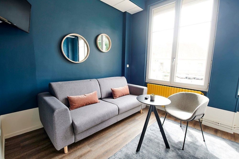 Hôtel de France Quadruple Room 4