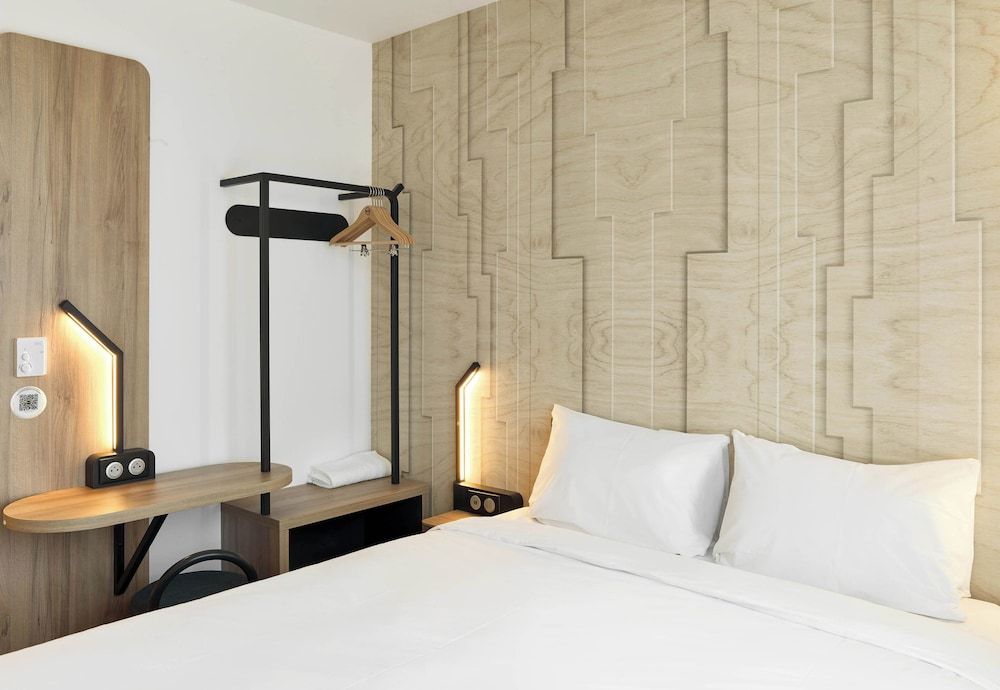 B&B HOTEL Cergy Saint-Christophe Gare Double Room, Mobility Accessible, Non Smoking 4