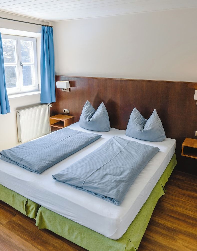 Hotel Restaurant Taverna Quadruple Room 2