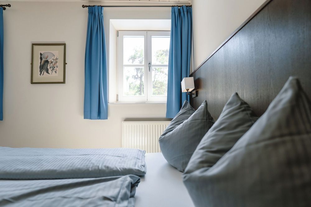 Hotel Restaurant Taverna Quadruple Room 3