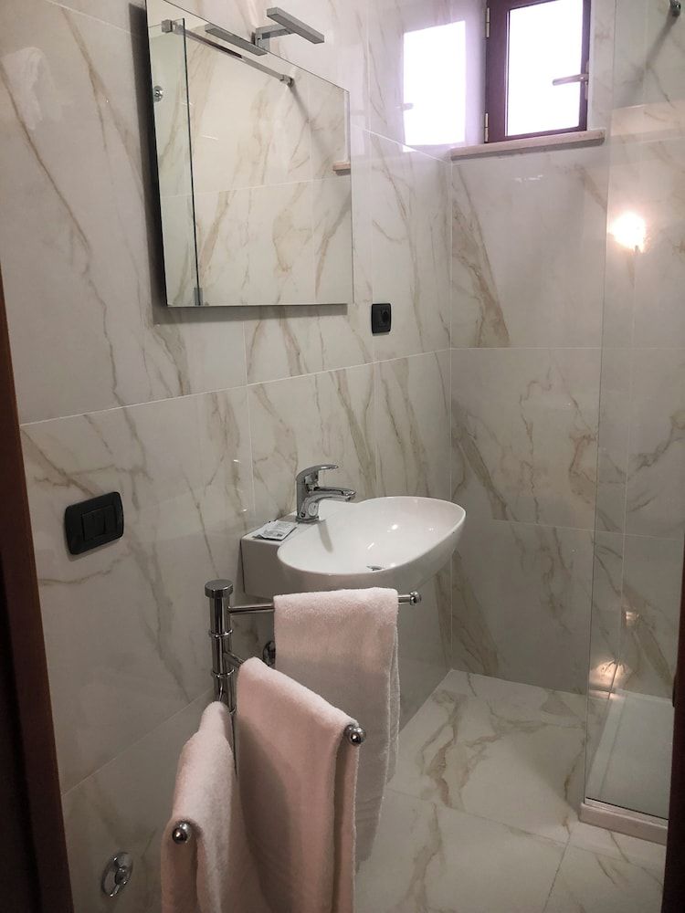 HOTEL SERENA Economy Double Room Single Use 4