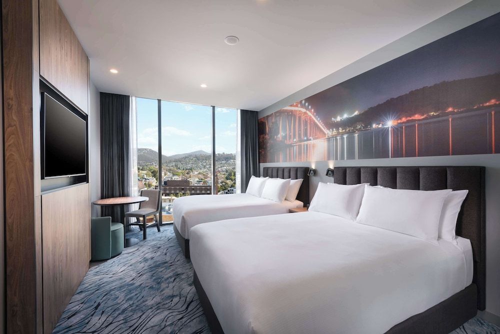 Doubletree By Hilton Hobart Deluxe Room, 2 Queen Beds