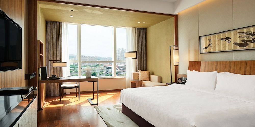 HUALUXE Ningbo Harbor City by IHG