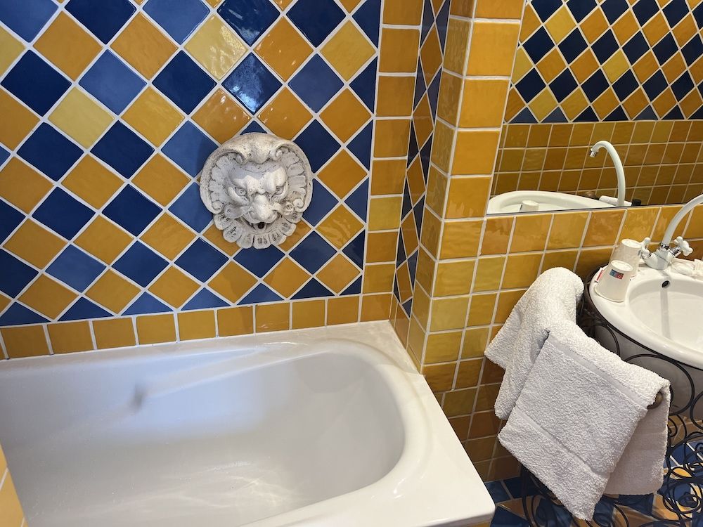 Hotel Villa Roseraie Economy Room, Ensuite, Garden View (n° 8 ) 3