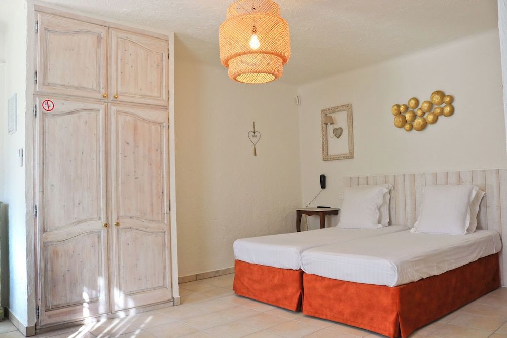 Hotel Villa Roseraie Superior Quadruple Room, Ensuite (n°11 - Rez de jardin) 2